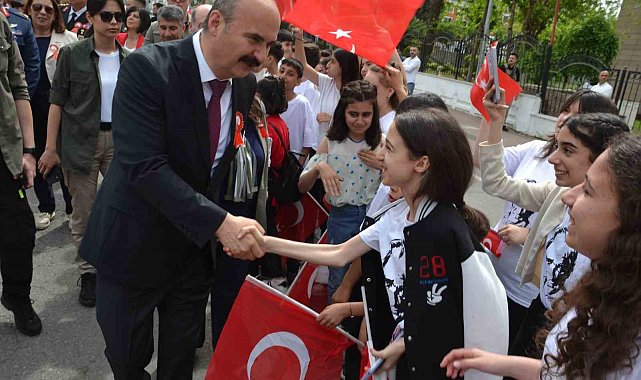 Batman'da 23 Nisan Ulusal Egemenlik ve Çocuk Bayramı coşkuyla kutlandı