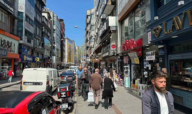 Bayram öncesi şehir merkezinde bayram yoğunluğu