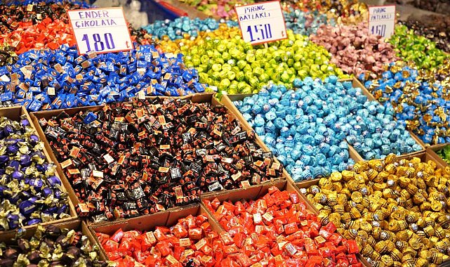 Bayram şekerleri tezgahlardaki yerini aldı