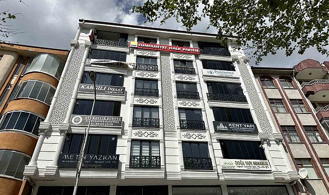 Belediye başkanı ile görüşemediğini iddia eden vatandaş parti binasında intihara kalkıştı