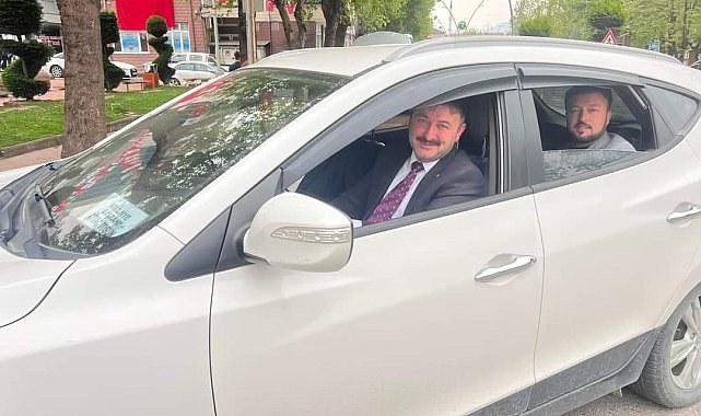 Belediye başkanı makam aracı yerine şahsi aracını kullanıyor