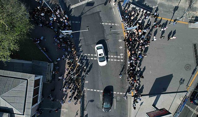Beşiktaş'ta bayram yoğunluğu dron ile havadan görüntülendi