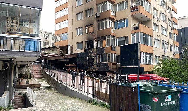 Beşiktaş'ta yanan gece kulübü günün aydınlanmasıyla görüntülendi