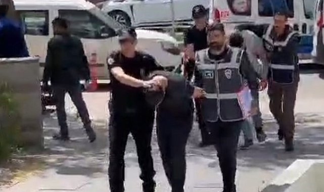 Bıçakla motosiklet gasp eden 2 kişi tutuklandı