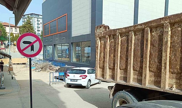 Bilecik'te duyarsız sürücüler trafiğin aksamasına neden oluyor