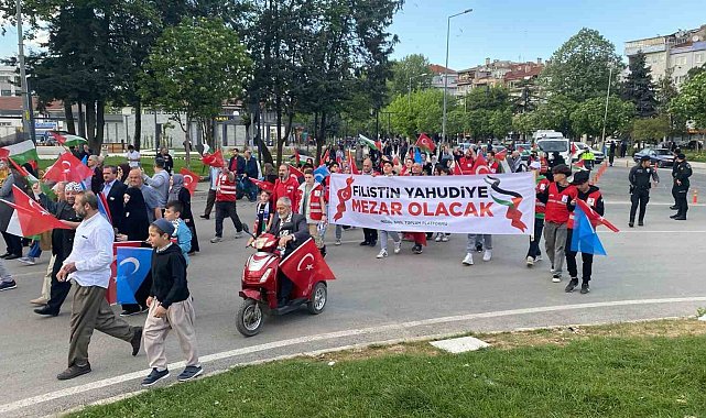 Binlerce İnegöllü Gazze için yürüdü