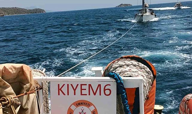 Bodrum'da arızalanan ve sürüklenen tekneyi KIYEM ekipleri kurtardı