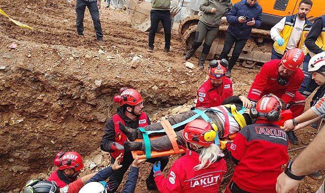 Bodrum'da işçiler toprak altına kaldı