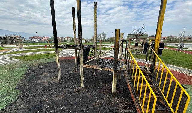 Bolu Belediyesi'nin yaptığı park kundaklandı