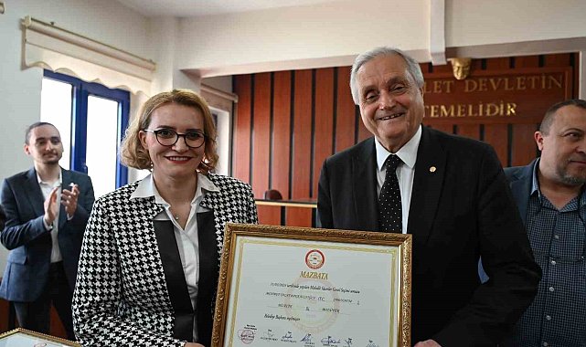 Bozüyük Belediye Başkanı Mehmet Talat Bakkalcıoğlu mazbatasını alarak görevine başladı