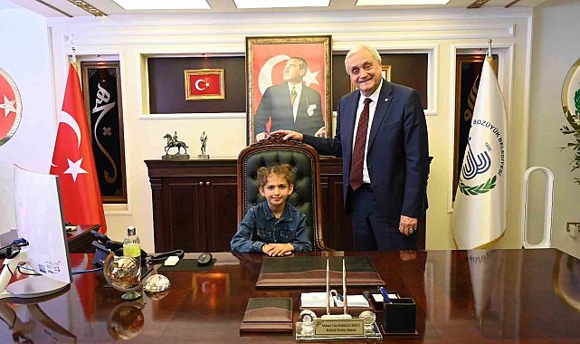Bozüyük'te çocuk Belediye Başkanı Nursima, makam koltuğuna oturdu