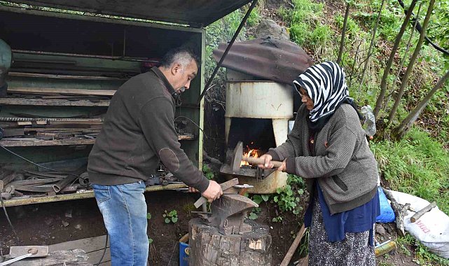 Buda seyyar demirci: İlçe ilçe dolaşıp tamirat yaparak geçimini sağlıyor