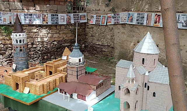 Buldan Meslek Yüksekokulu öğrencilerinden sergi açtı