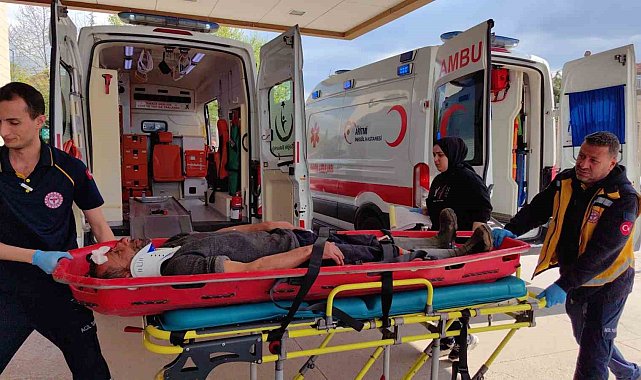 Bursa'da otomobil devrildi : 4 yaralı