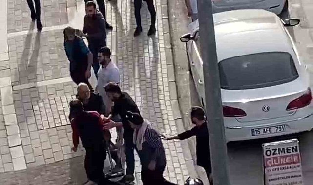 Bursa'da seyyarın satıcılar "yer" kavgası kamerada