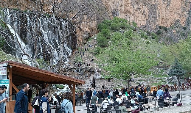 Büyükkılıç: "Kapuzbaşı Şelalelerimiz ziyaretçi akınına uğruyor"