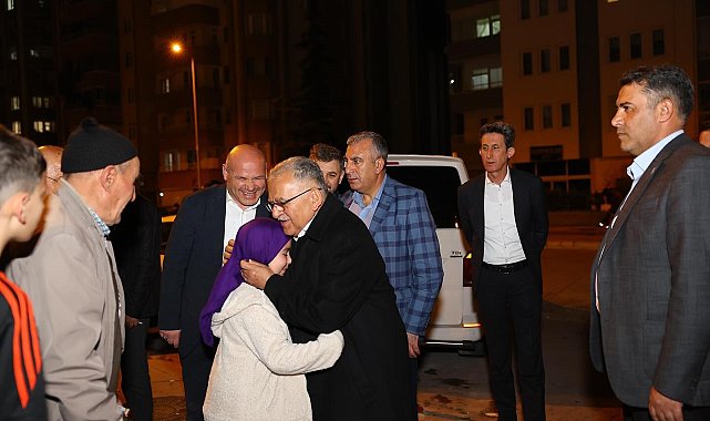 Büyükkılıç, Ramazan'ın huzurunu vatandaşla yaşıyor