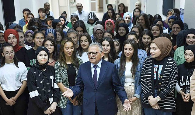 Büyükşehir 27 bin 570 öğrenciye "kırtasiye" desteği sağladı