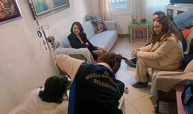 Büyükşehir evde bakım hizmeti ekipleri reçete yazmaya başladı