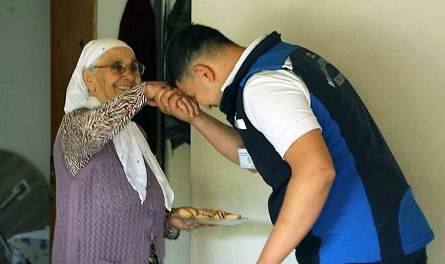 Büyükşehir kırsaldaki çınarların yanında