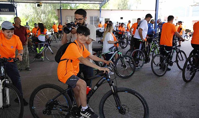 Büyükşehirden kırsalda vatandaşlara bisiklet turu