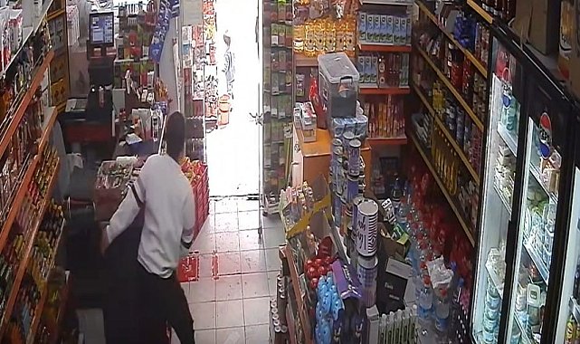 Caddeye uçan balonun peşinden koşan oğlunu ezilmekten son anda kurtardı