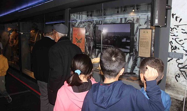 Çanakkale Savaşları Mobil Müze Tırı Karapınar'da ziyaretçileriyle buluştu