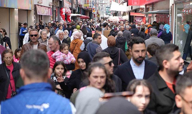 Çarşı pazarda bayram hareketliliği