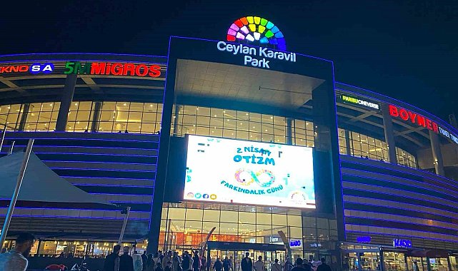 Ceylan Karavil AVM, Otizm Farkındalık Günü'nde mavi ışık yaktı