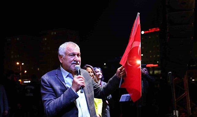 CHP Adana'da hem büyükşehir hem de 9 ilçeyi kazandı
