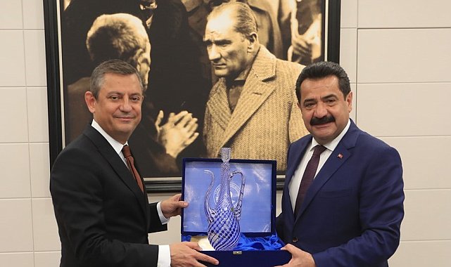 CHP Genel Başkanı Özel, Pamukkale Belediye Başkanı Ertemur'u tebrik etti