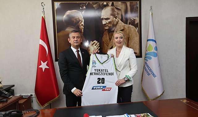 CHP Lideri Özel; "Şeniz Doğan başarısıyla ilk işaret fişeklerinden birini yakmıştır"