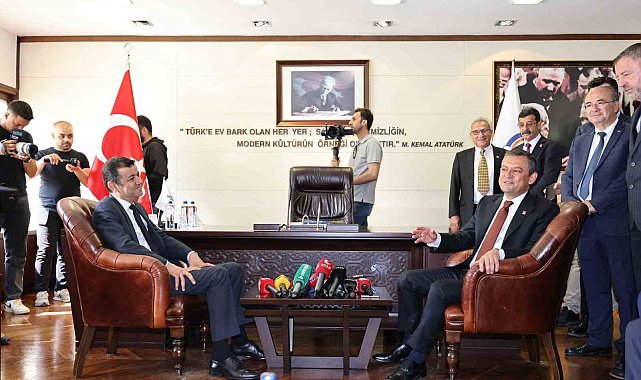 CHP lideri Özel'den Başkan Çavuşoğlu'na övgü