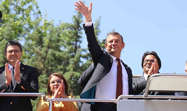 CHP Lideri Özgür Özel, kazanılan 15 belediye için Denizlililere teşekkür etti