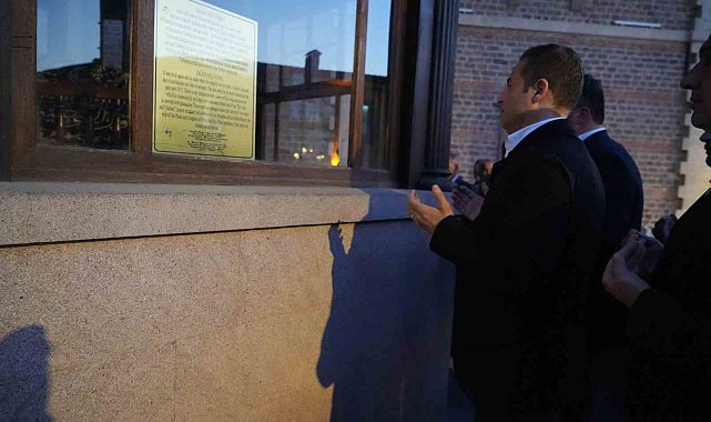 CHP'li başkan güne şükür namazı ile başladı