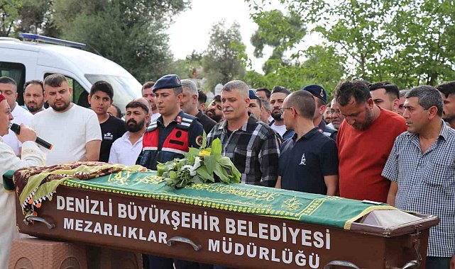 Cinayete kurban giden kızının ardından 'Çocuklarına sahip çıkacağım' diye gözyaşı döktü