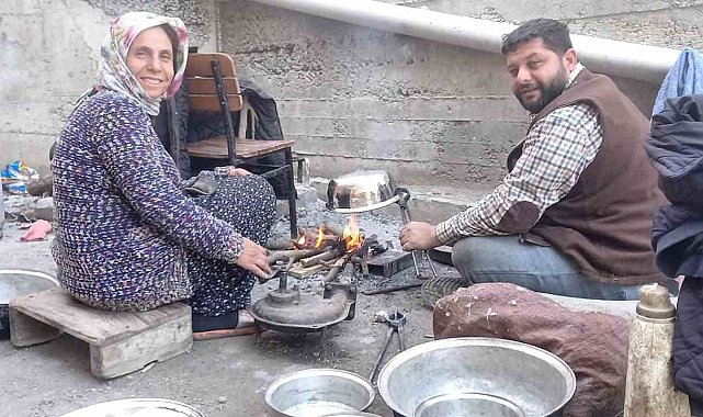 Çırak bulamayınca, işi hanımına öğretti, şimdi zamanla yarışıyorlar