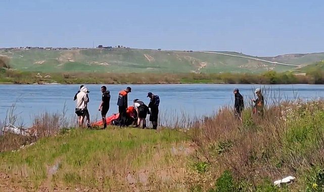 Cizre'de Dicle Nehri'nde kaybolan genci arama çalışmaları devam ediyor