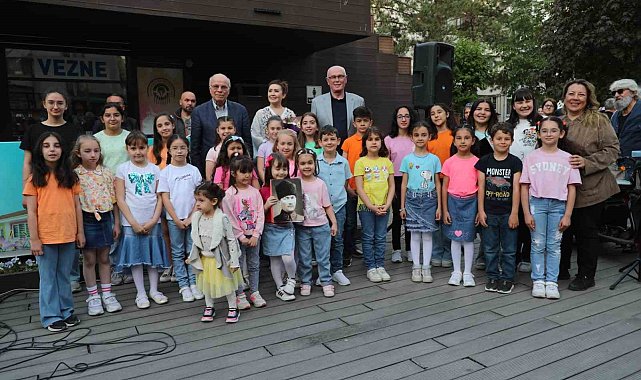 Çocuk korosu dinleyicilerden tam not aldı