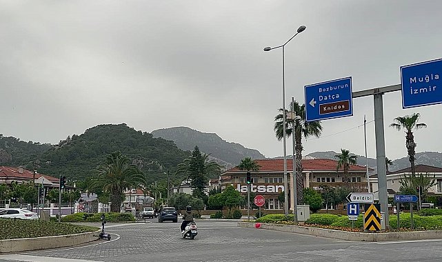 Çöl tozu Marmaris'e ulaştı