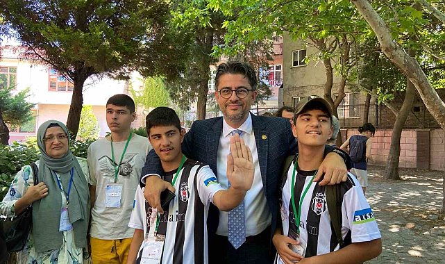 ÇOMÜ Rektörü Prof. Dr. R. Cüneyt Erenoğlu'ndan 2 Nisan Dünya Otizm Farkındalık Günü Mesajı