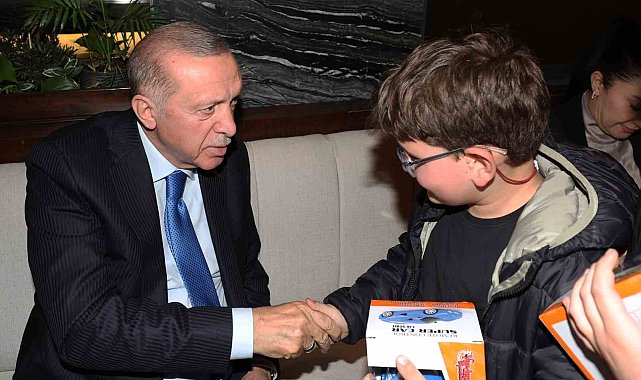Cumhurbaşkanı Erdoğan, gençlerle bir araya geldi