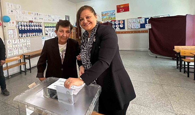 Cumhuriyet tarihi boyunca Afyon'un seçilen ilk kadın belediye başkanı oldu