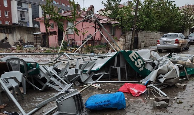 Denizli'de yağış ve fırtına yaşamı olumsuz etkiledi