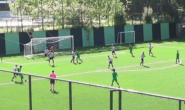 Denizlispor'un gençleri play off'lara kaldı