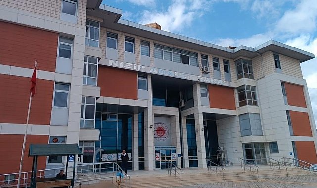 Depremde 51 kişinin öldüğü Furkan Apartmanı ile ilgili davada 3 sanığa tahliye