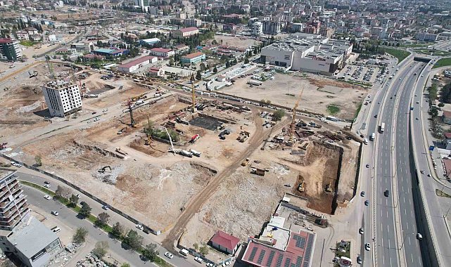 Depremin simgesi Ebrar Sitesi'nde yerinde dönüşüm