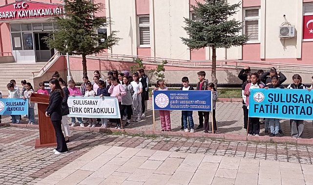 Depremin vurduğu Sulusaray'da törenler ertelendi