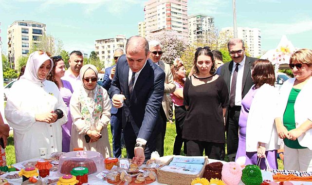 Dezavantajlı kadınların el emeği göz nuru ürünleri karnavalda sergileniyor