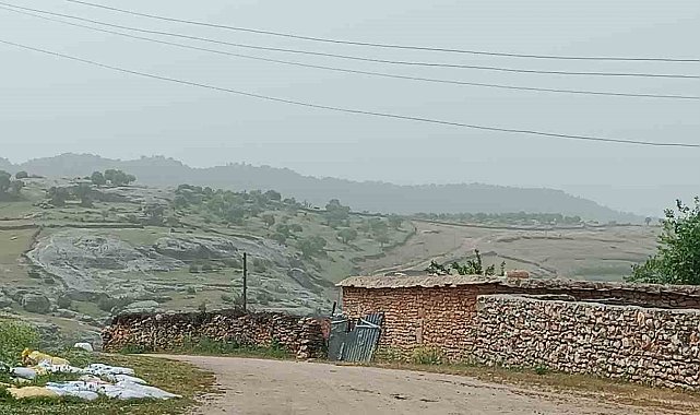 Dicle ilçesinde toz bulutları etkisini gösterdi